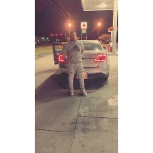 Meet your Posher, Gregory